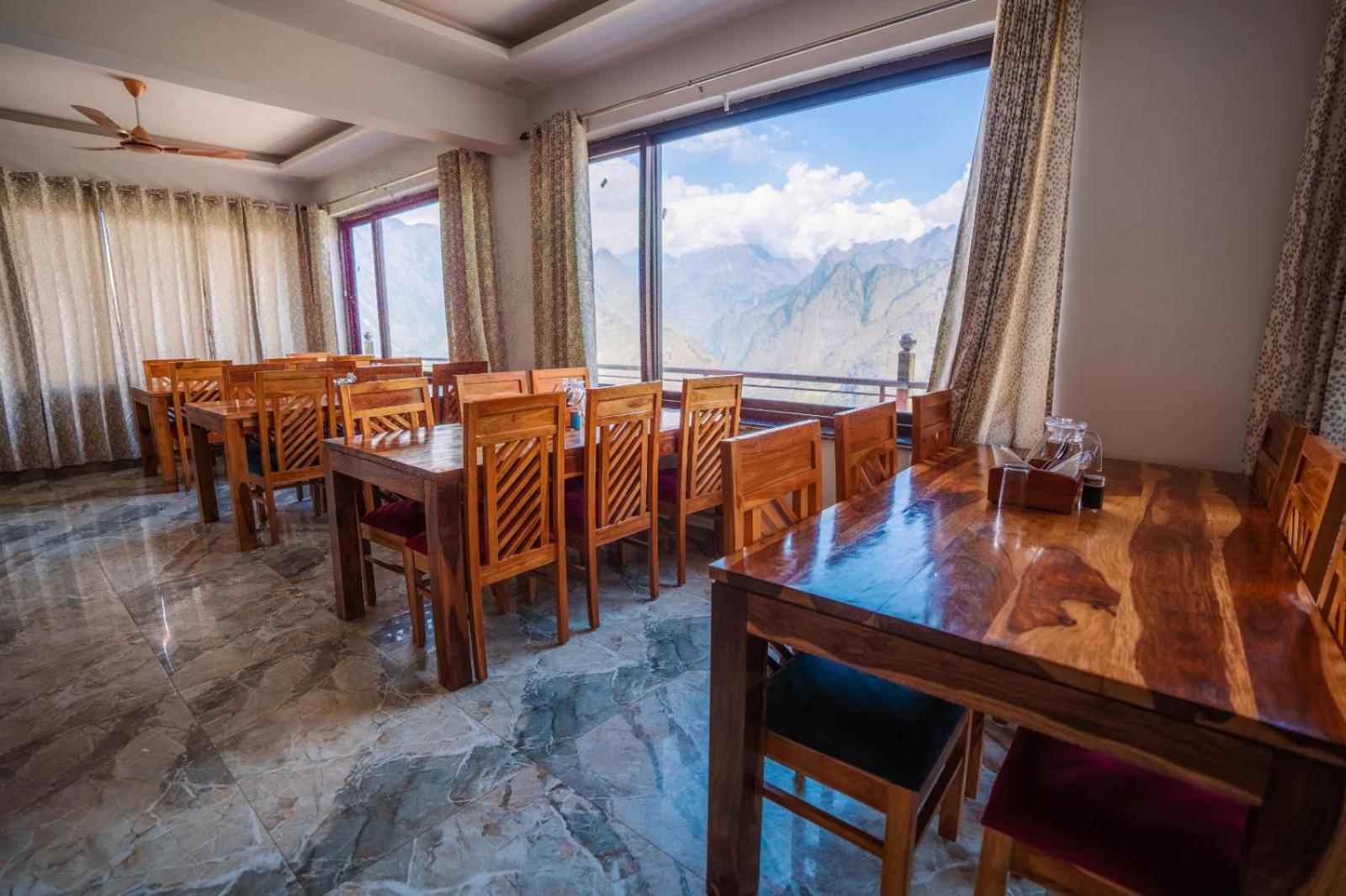 Resort Amaze Auli Joshīmath Εξωτερικό φωτογραφία